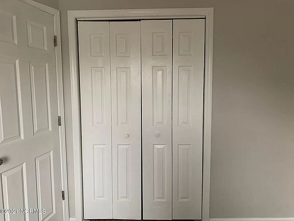 5th image of 8 Upton Ct