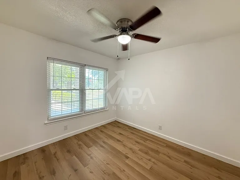 9840 Logans Ridge Dr — Photo 10