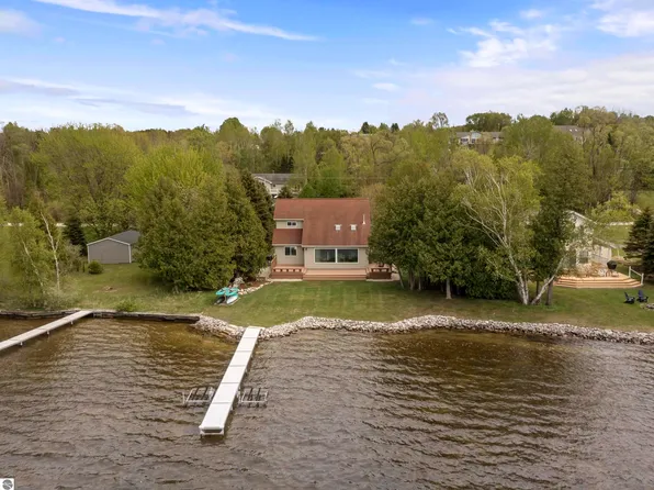 5384 Indian Trl, Frankfort, MI 49635