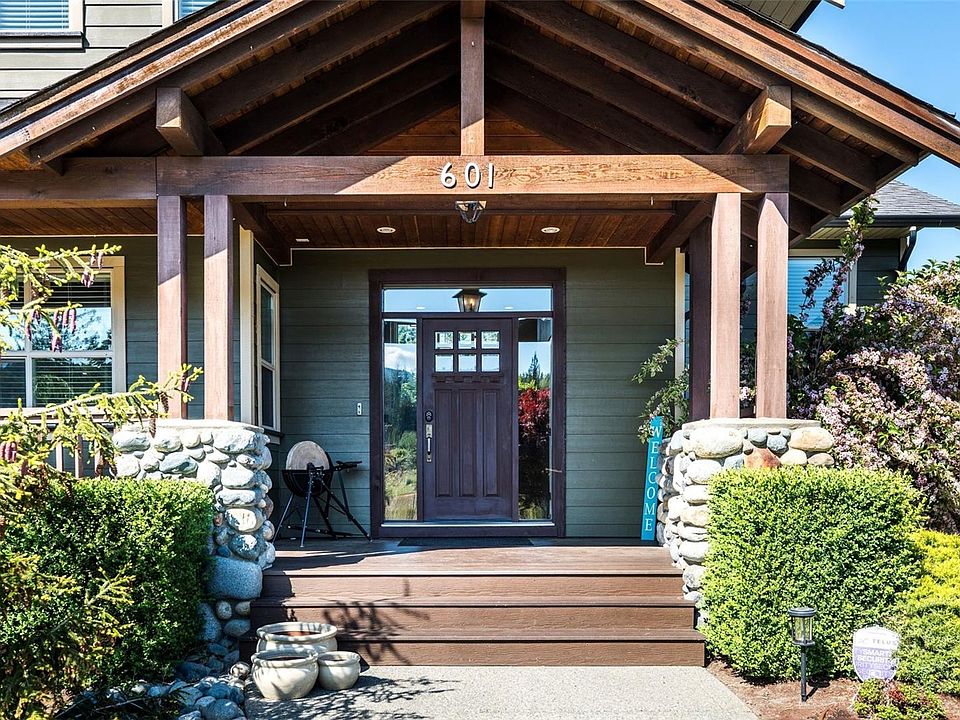 1st image of 601 Sentinel Dr