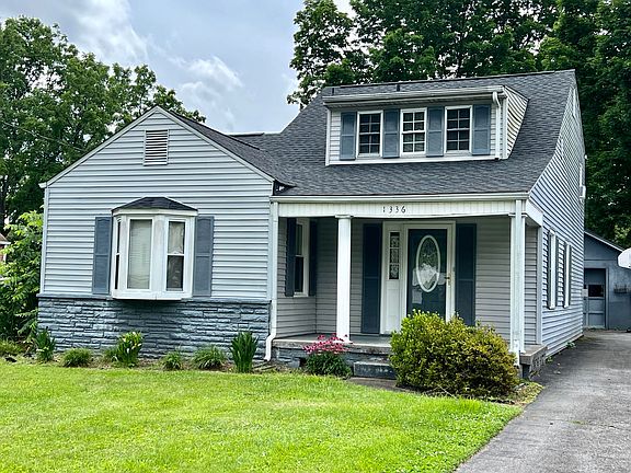 3rd image of 1336 Valley Dr