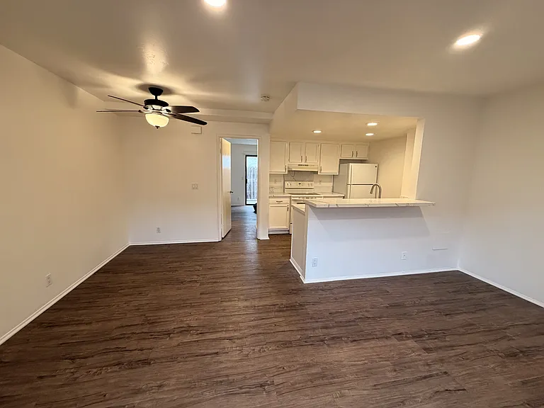 2843 C St #2 — Photo 8