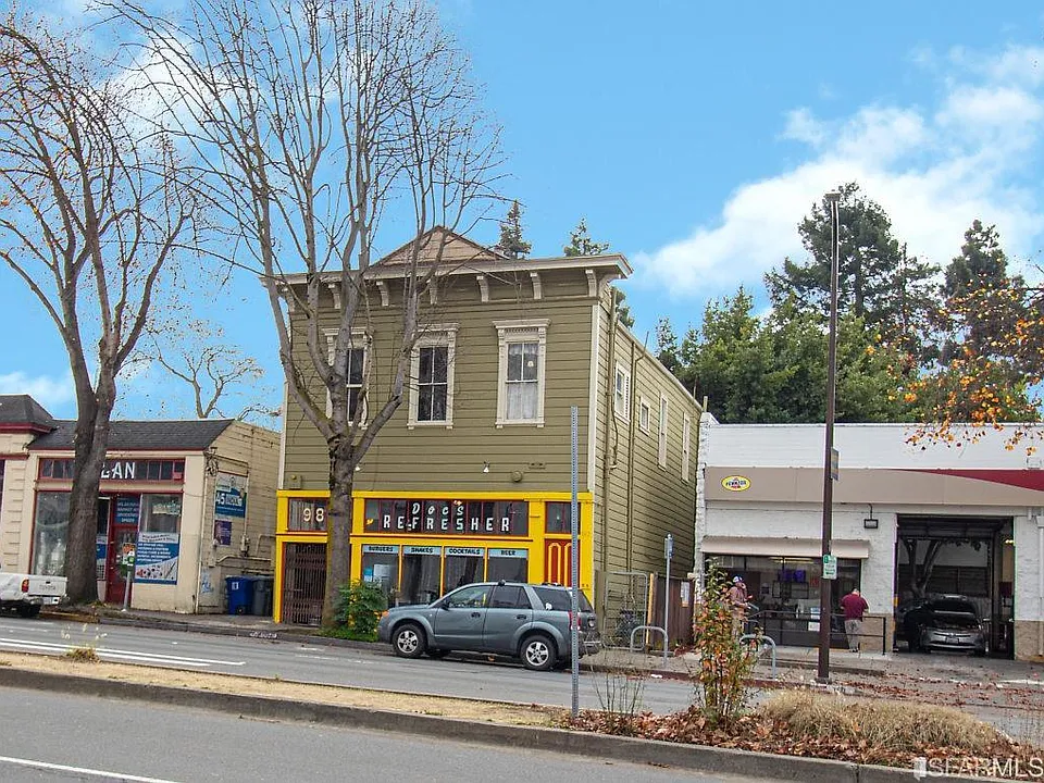 Building Photo