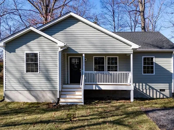 1217 Jackson Ave, Waynesboro, VA 22980