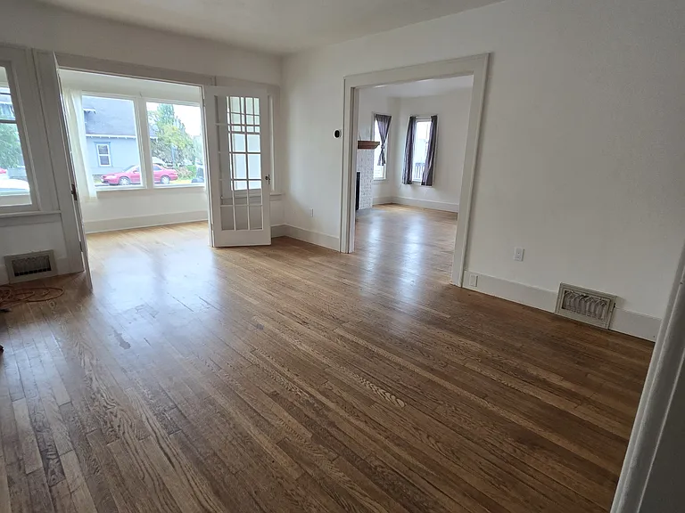 Dining room.