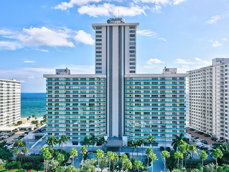 3900 Galt Ocean Dr #1116 — Photo 2