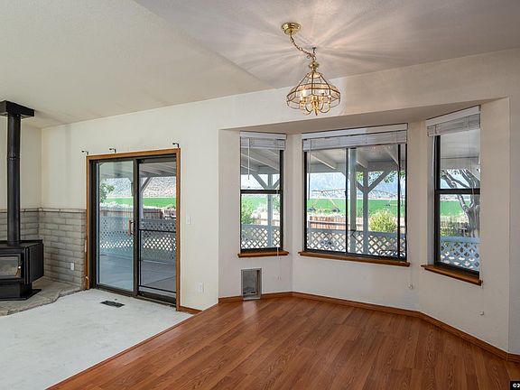 3rd image of 666 Joette Dr