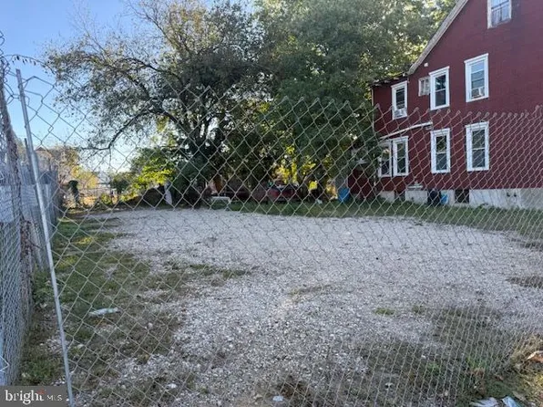 32 N 25th St, Camden, NJ 08105