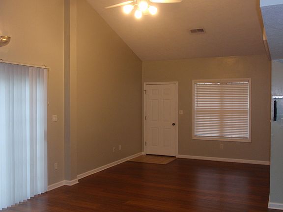 Main Entrance/ Living room