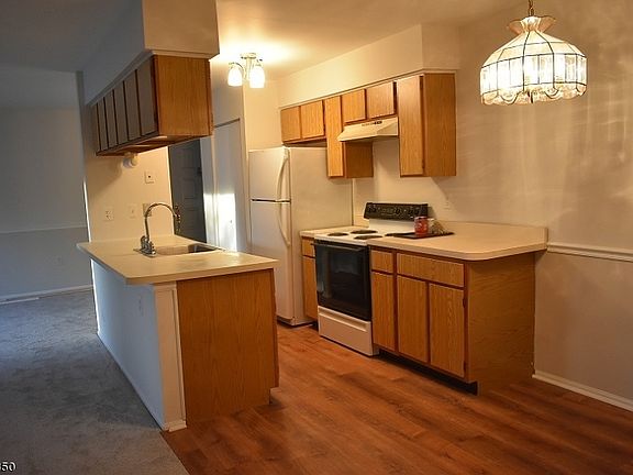 4th image of 38 Eton Way #36