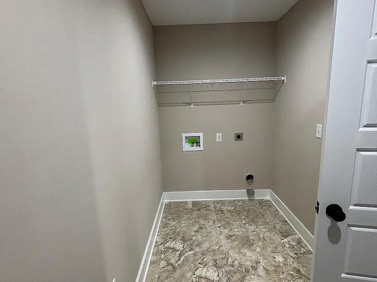 235 Brook Cv — Photo 16