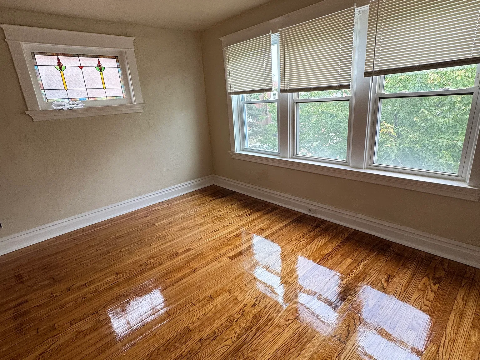 1 bed, 900 sqft, $700 — Photo 2