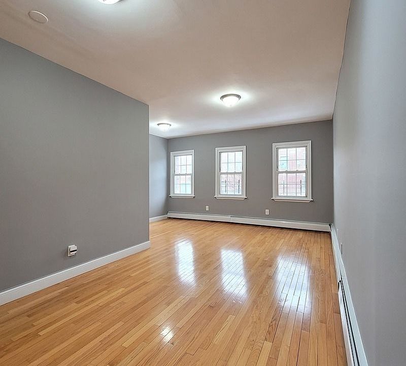 1st image of 202 Saratoga Ave #2