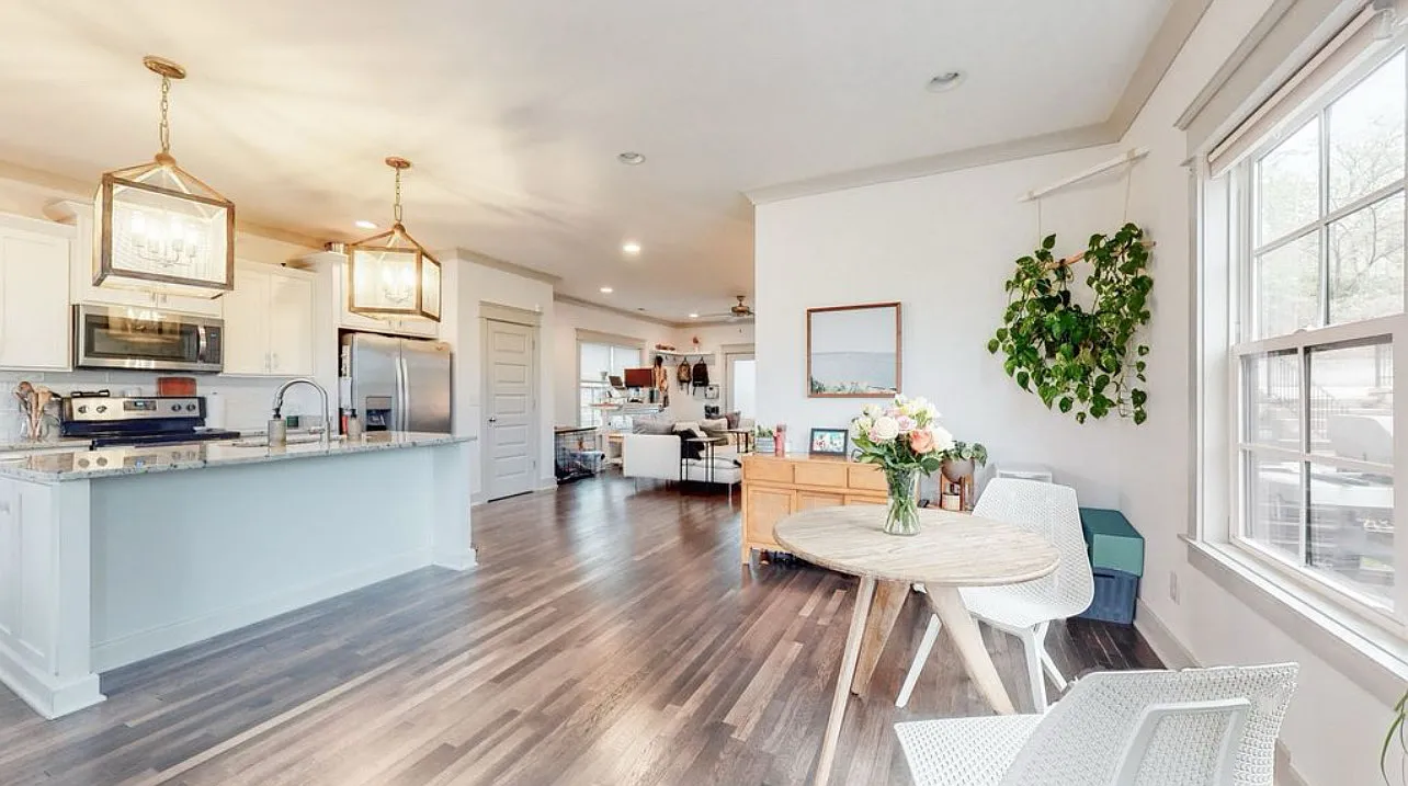 1 bed, 1.5 bath, 1456 sqft, $1,800 — Photo 3