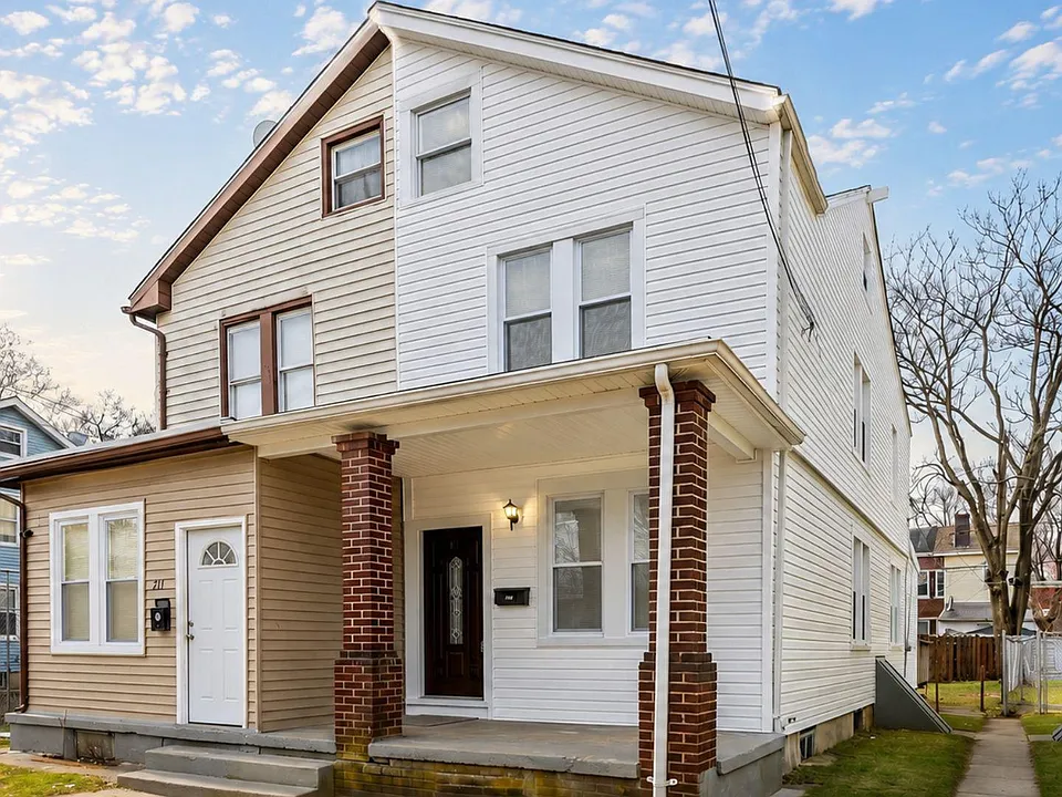209 Woodlawn Ave