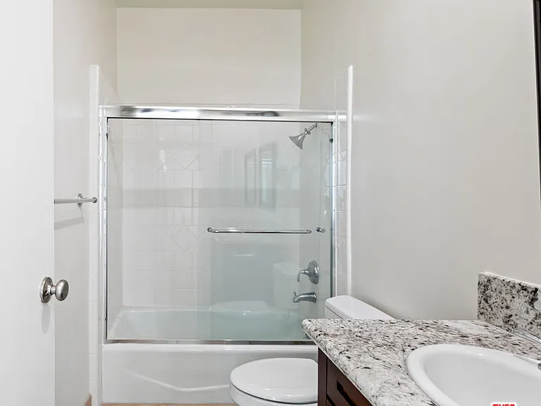 430 N Maple Dr #203 — Photo 16