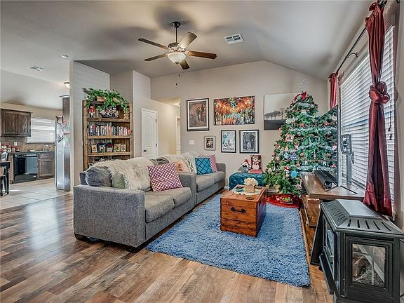 5th image of 5711 Clearwater Dr