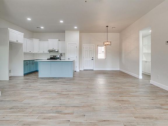 3rd image of 4417 NE 16th Ter