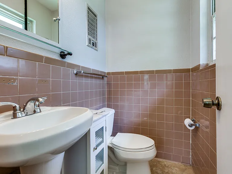 406 Vernet St — Photo 15