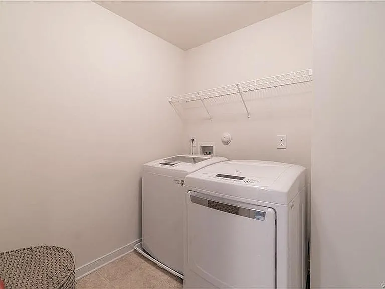 4007 Island Park Ct — Photo 29