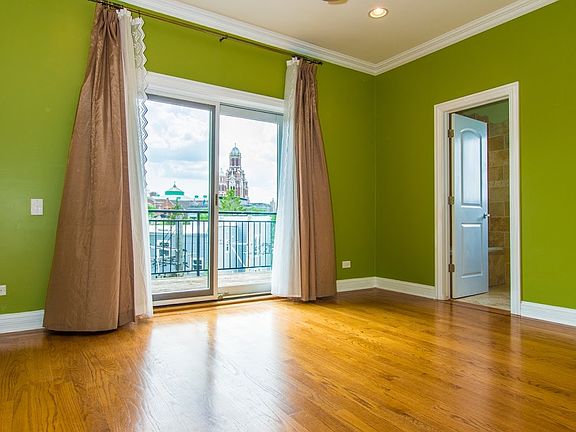 5th image of 2932 N Milwaukee Ave Unit 401