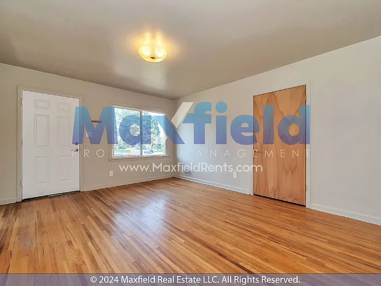 1525 E 2100 S — Photo 27
