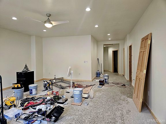 3rd image of 408 Silver St