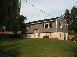 111 N Hill Rd, Terre Hill, PA 17581