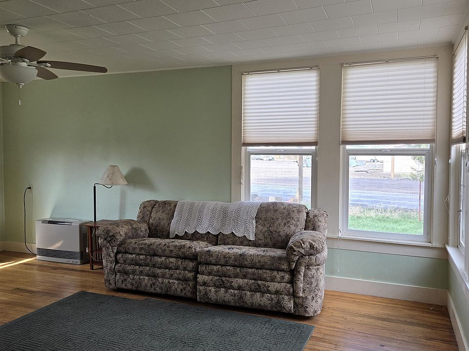 696 Center St, Cedarville, CA 96104 Zillow