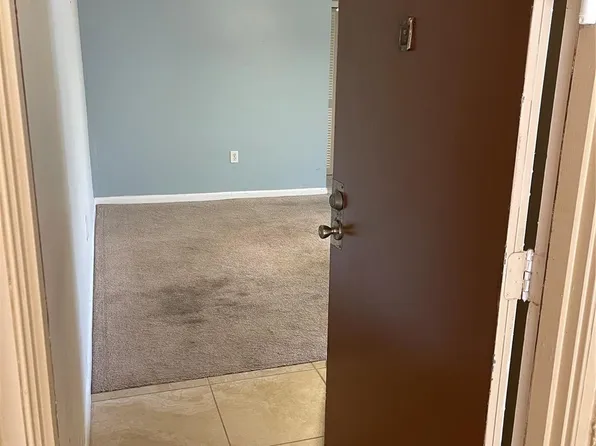 4060 N Hills Drive #28, Hollywood, FL 33021