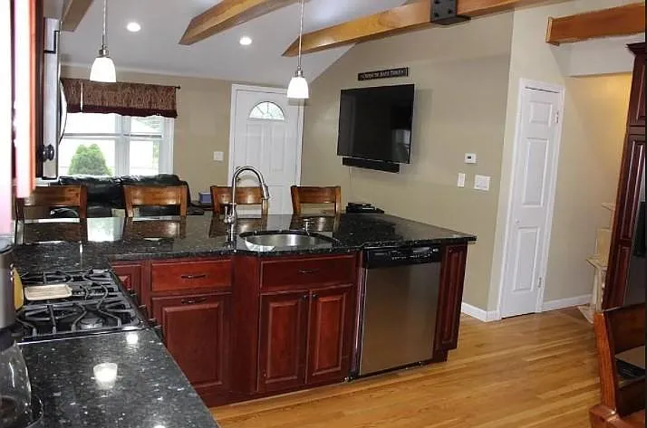 3 bed, 1560 sqft, $2,950 — Photo 4
