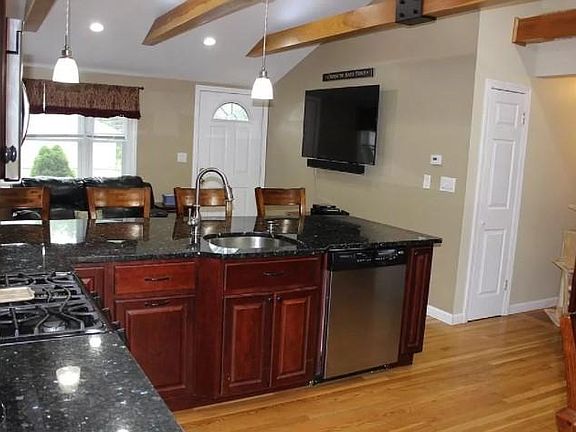 4th image of 22 Briarcliff Dr