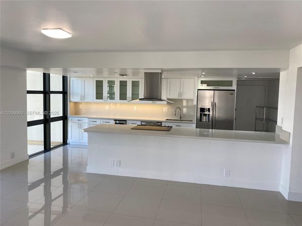 1111 Crandon Blvd APT A807