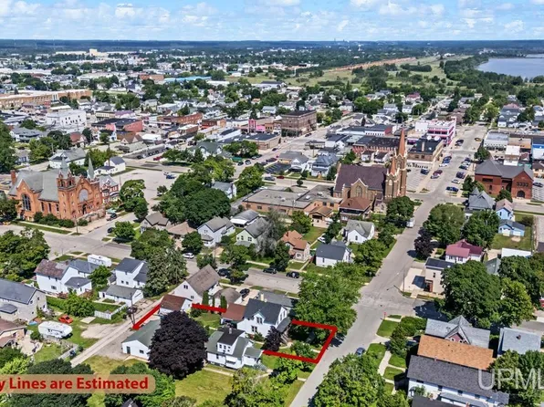 304 S 11th St, Escanaba, MI 49829