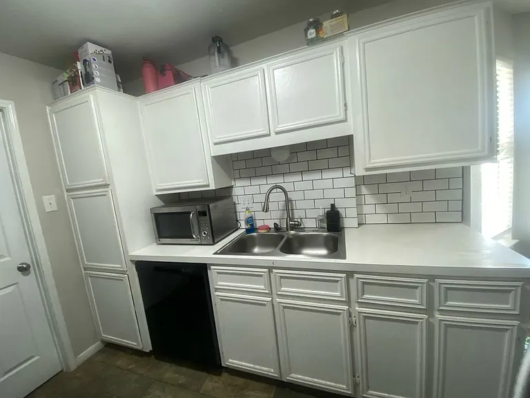 2305 Duke Ln — Photo 8