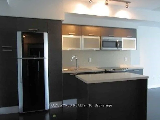 386 Yonge St #1909 — Photo 4