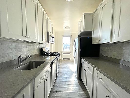 1st image of 402 Ocean Pkwy #402
