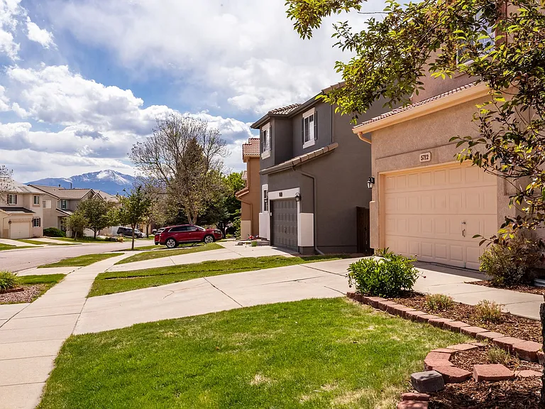 5712 Stable Ct — Photo 3