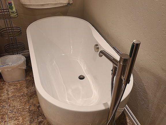 Master Bath Bathtub