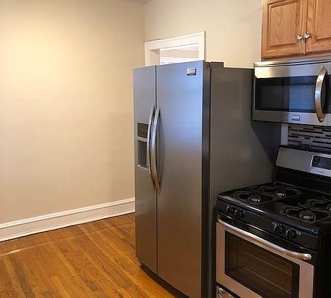 3rd image of 4816 W Cortland St #2