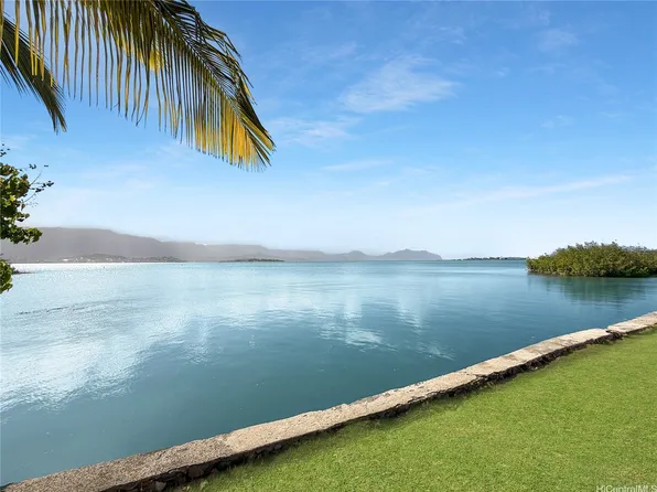 44-327 Kaneohe Bay Dr, Kaneohe, HI 96744