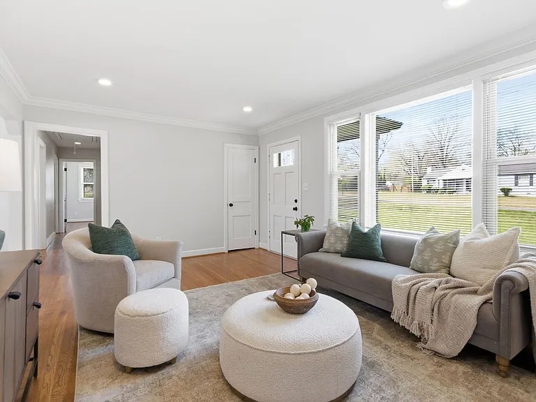 409 Barbara Dr — Photo 12