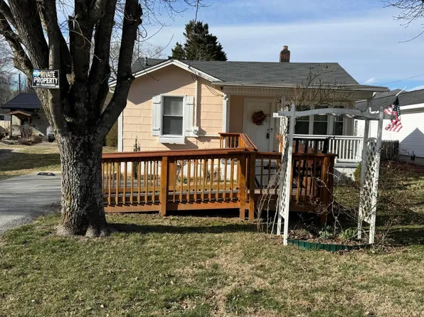 1391 Broad St, Elizabethton, TN 37643