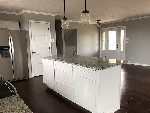 7ft Island with Granite