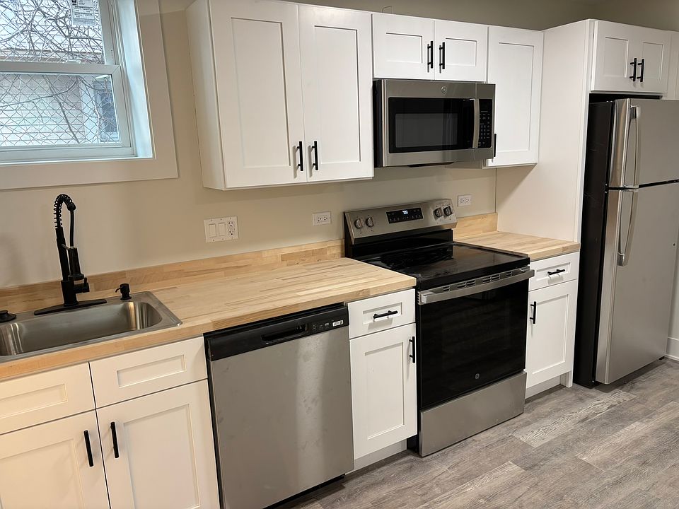1st image of 4440 N Hamlin Ave #G