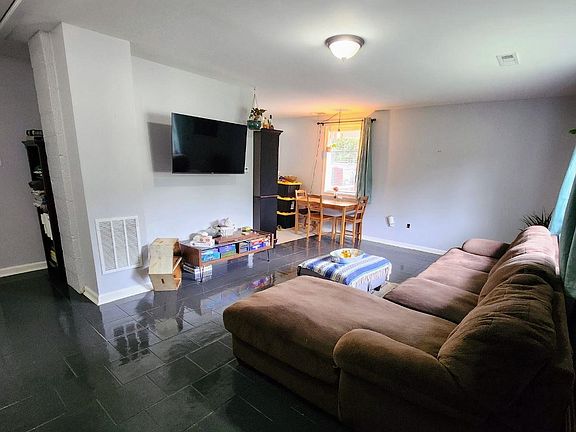 5th image of 2847 Heber Ave