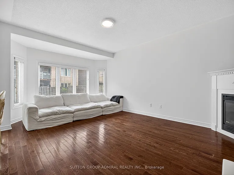 21 Asner Ave — Photo 9