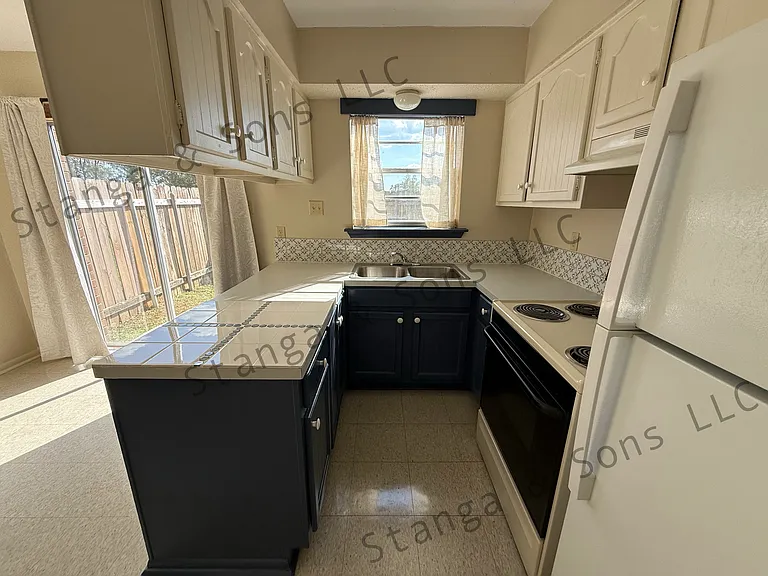 104 Michelle Pl #D — Photo 8