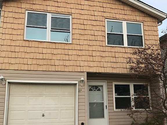 2nd image of 37 Sandalwood Dr