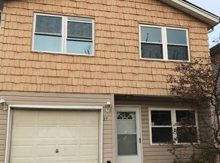 37 Sandalwood Dr, Staten Island, NY 10308